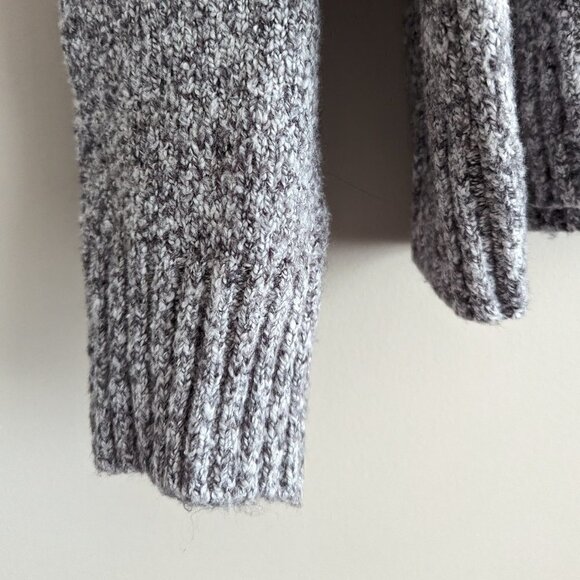 Old Navy Mock-Neck 1/4-Zip Sweater - Picture 4 of 4